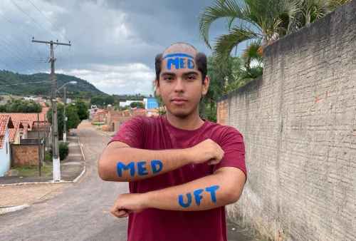 Estudante de 17 anos é aprovado em medicina na UFT após colocar 'nota por acaso' no Sisu