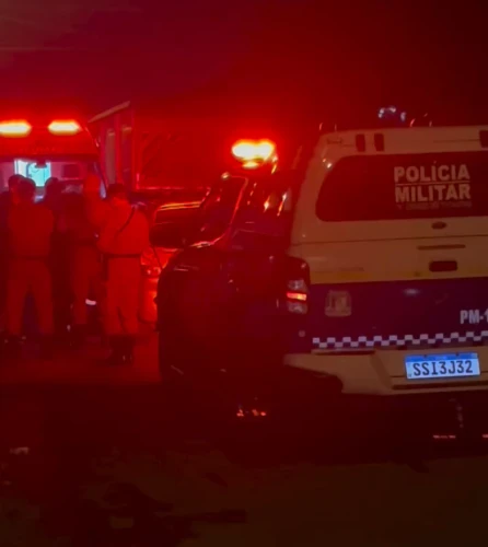 Jovem de 17 anos é encontrado morto dentro de carro em Luzimangues