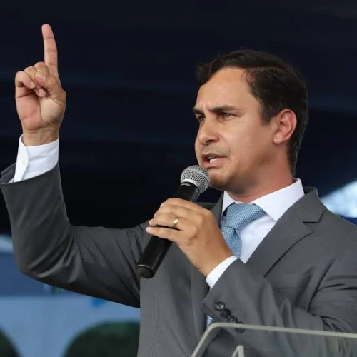 Pastor Carlos Velozo assume como prefeito em exercício de Palmas após decisão do STF