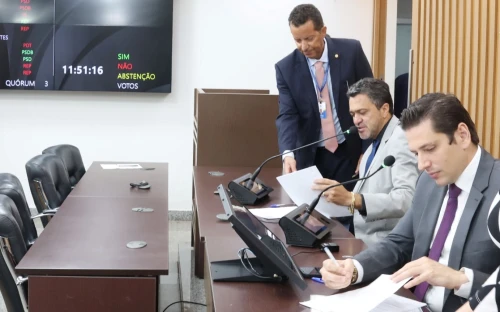 Comissão de Finanças aprova projetos do Executivo e da Assembleia