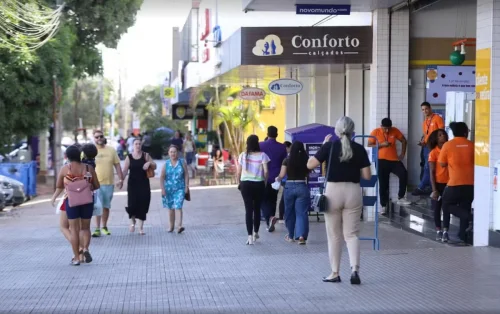O que abre e fecha em Palmas no feriado de Ano Novo: comércio, bancos e ônibus