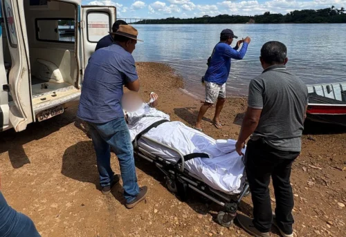 Ponte interditada no TO força transporte de paciente de barco para emergência