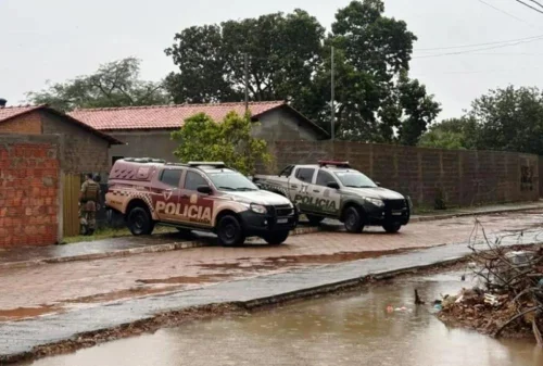Dois homens morrem em troca de tiros com a PM após exibirem armas nas redes sociais