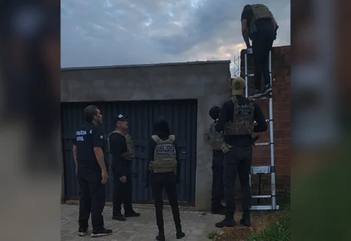 Mulher de 20 anos é suspeita de extorquir R$ 20 mil de clientes em Palmas