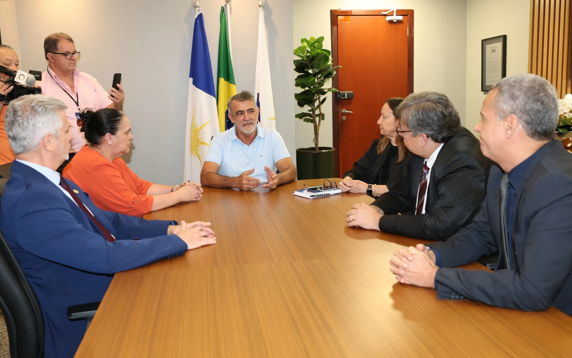 Presidente da Aleto, Amélio Cayres, recebe presidente do TJ-TO para reforçar parceria institucional - Mobile View