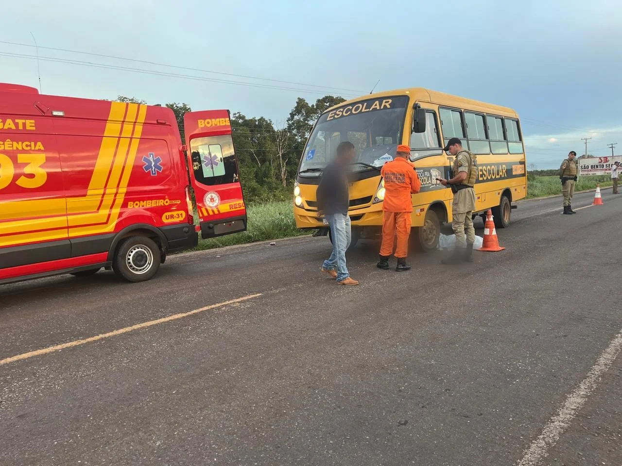 Ciclista morre após ser atropelado por ônibus escolar em Araguatins - Mobile View