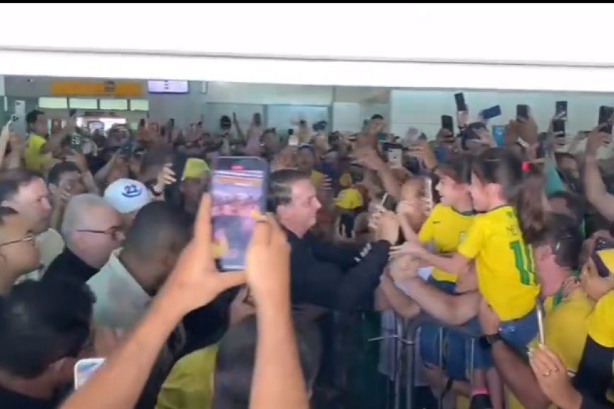 Apoio caloroso: Bolsonaro é recebido com entusiasmo em Palmas