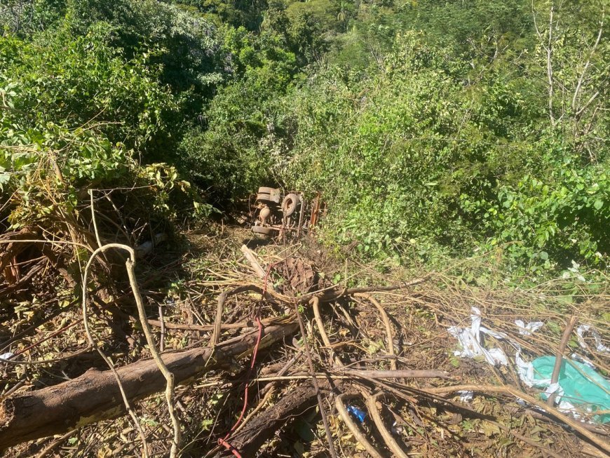 Acidente grave na serra de Taquaruçu: Caminhão cai em penhasco e três pessoas são resgatadas com vida