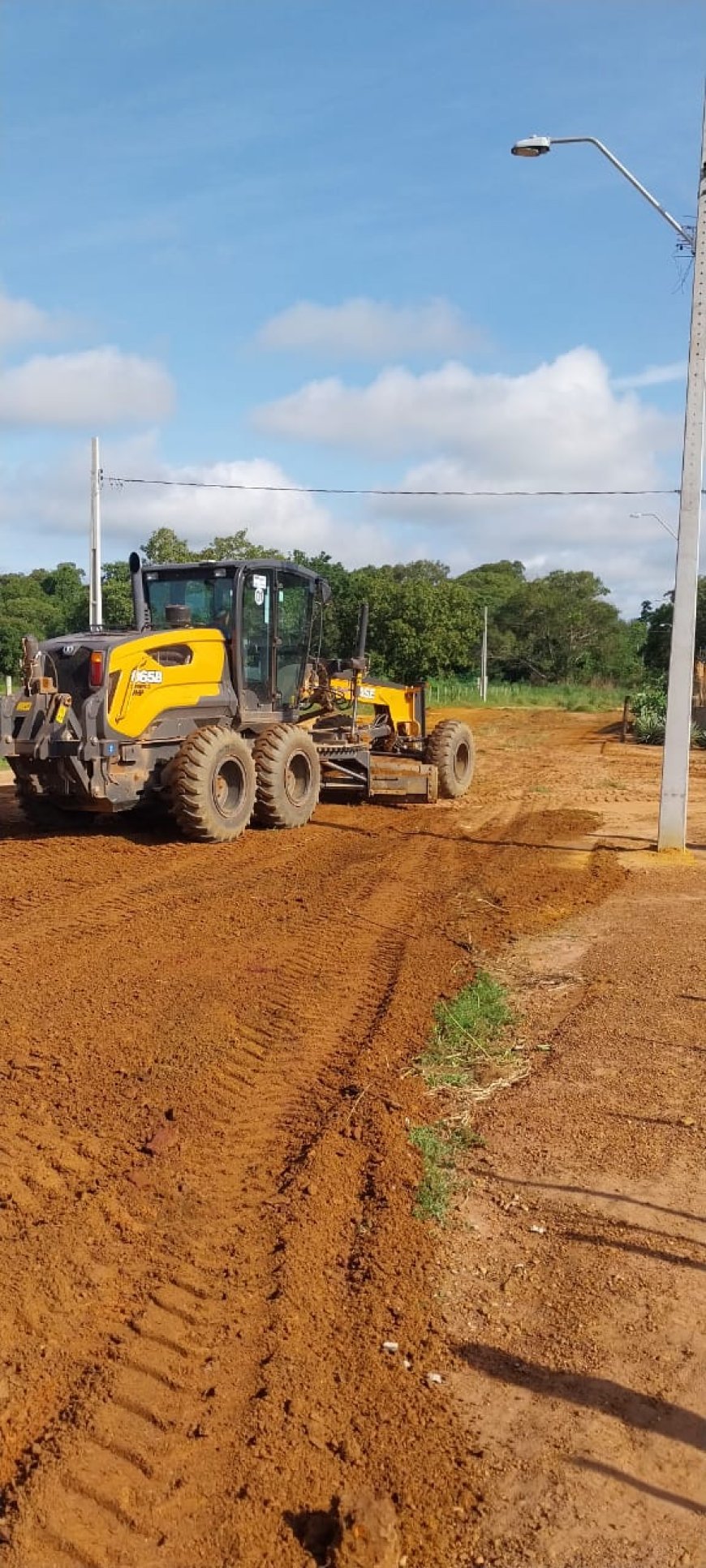 Subprefeita Valtonia com determinação do Prefeito Eduardo Siqueira, inicia ação conjunta de limpeza no Taquari